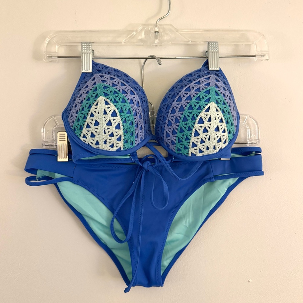 Shade & Shore Blue green bikini 34C and M crochet